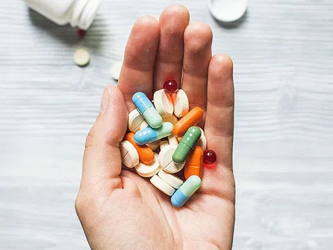 Cảnh giác với thuốc không rõ nguồn gốc bán tràn lan trên mạng