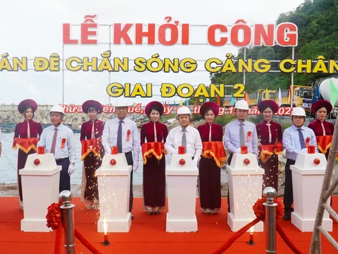 Thừa Thiên Huế: Khởi công giai đoạn 2 đê chắn sóng cảng Chân Mây