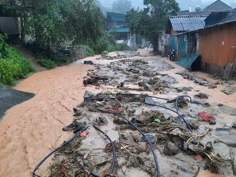 Tăng cường nghiên cứu, ứng dụng khoa học công nghệ, hợp tác quốc tế trong cảnh báo sớm sạt lở đất, lũ quét