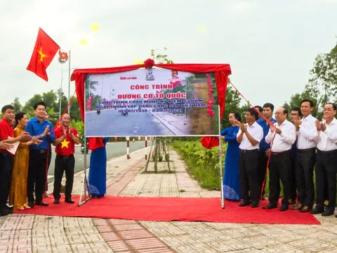 Khánh thành "Đường cờ Tổ quốc" tại Thành phố Vị Thanh, tỉnh Hậu Giang