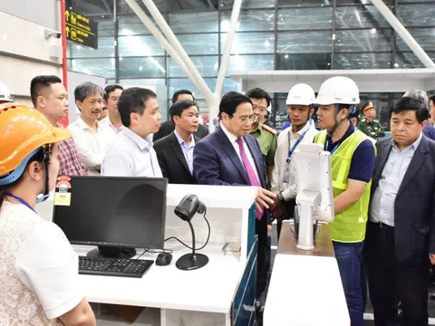 Thủ tướng Phạm Minh Chính kiểm tra tiến độ dự án Nhà ga hành khách T2 Cảng hàng không quốc tế Phú Bài