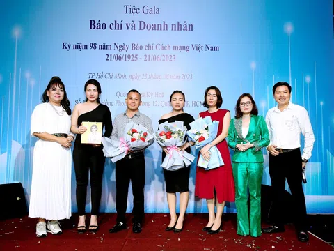 Gần 100 triệu đồng để gây quỹ “Tiếp sức đến trường” tại đêm Gala Báo chí và Doanh nhân