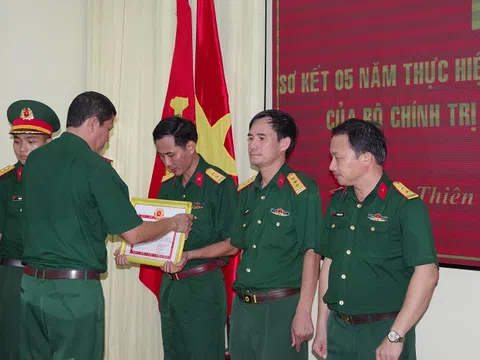 Sơ kết 5 năm thực hiện Nghị quyết 24 của Bộ Chính trị về chiến lược Quốc phòng Việt Nam