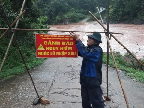 Mưa lũ chia cắt một số xã vùng biên giới tỉnh Quảng Bình