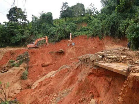 Tập trung phòng, chống, giảm thiệt hại do sạt lở đất, bờ sông, bờ biển và lũ quét