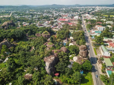 Huyện Châu Thành, tỉnh Long An và huyện Định Quán, tỉnh Đồng Nai đạt chuẩn nông thôn mới nâng cao