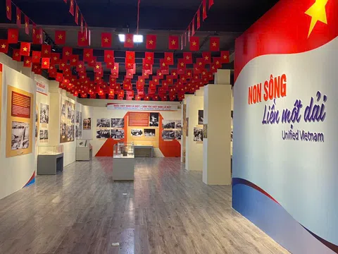 Bảo tàng Lịch sử quốc gia: Trưng bày 150 tài liệu, hiện vật chủ đề 'Non sông liền một dải'