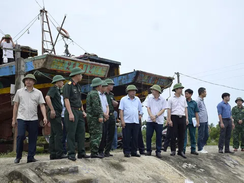 Phó Chủ tịch UBND tỉnh Nghệ An Nguyễn Văn Đệ kiểm tra công tác ứng phó với cơn bão số 3