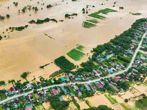 Nghệ An kêu gọi ủng hộ đồng bào bị ảnh hưởng do lũ lụt, trực thăng được huy động cứu trợ sau bão số 3