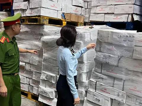 QLTT Hà Nội tạm giữ hơn 15 tấn xương lợn hết hạn sử dụng