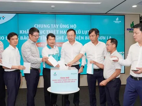 Lãnh đạo, người lao động PVFCCo – Phú Mỹ quyên góp ủng hộ đồng bào các địa phương bị thiệt hại do bão lũ