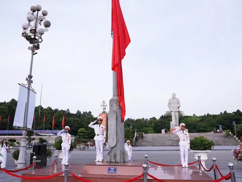 Nghệ An tổ chức hoạt động 'Cùng Việt Nam tiến bước'