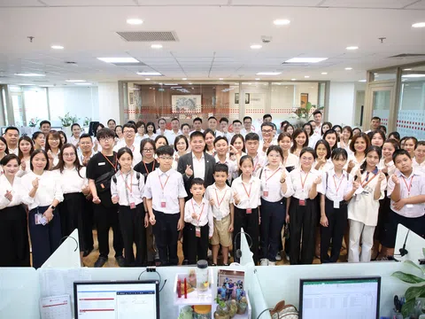 Quỹ Ươm mầm ước mơ SeABank nhận đỡ đầu thêm 10 học sinh nghèo hiếu học: Nối dài hành trình 10 năm gieo mơ ước