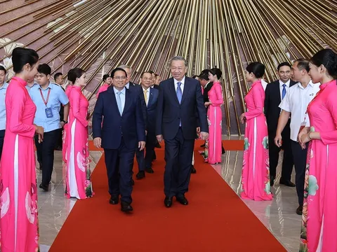 Chùm ảnh: Lãnh đạo Đảng, Nhà nước tham quan Triển lãm '80 năm hành trình Độc lập - Tự do - Hạnh phúc'