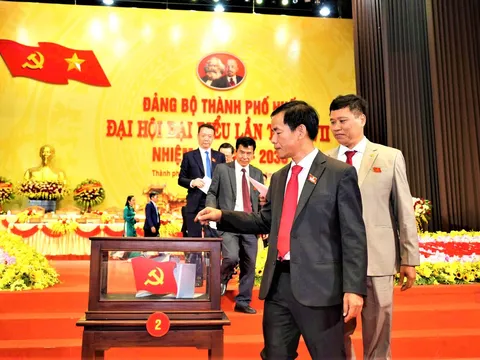 Ông Nguyễn Văn Phương được tín nhiệm bầu giữ chức Bí thư Thành uỷ Huế