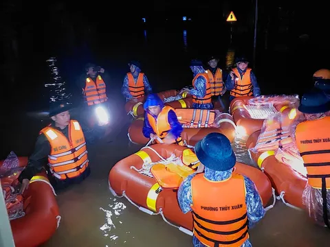 Thủ tướng Chính phủ chỉ đạo: Tập trung khắc phục nhanh hậu quả mưa lũ tại khu vực Trung Bộ