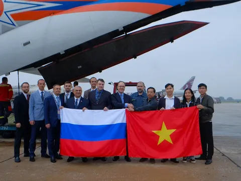 Tiếp nhận gần 30 tấn hàng viện trợ khẩn cấp của Liên bang Nga cho người dân TP Huế