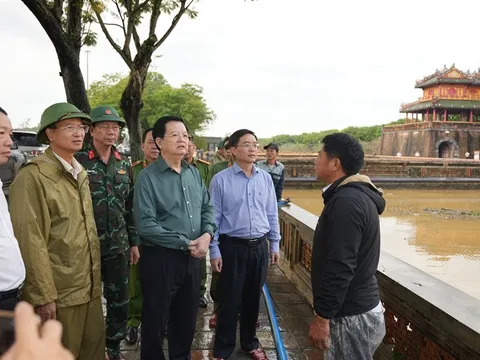 Phó Thủ tướng Chính phủ Mai Văn Chính kiểm tra công tác khắc phục hậu quả sau mưa lũ tại TP Huế