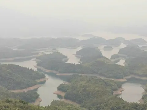 Tà Đùng – Vịnh Hạ Long Tây Nguyên trong màn sương tháng Tư