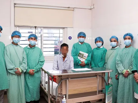 Cắt thận đa nang và ghép thận cho bệnh nhân trong cùng một ca phẫu thuật lần đầu tiên tại Việt Nam