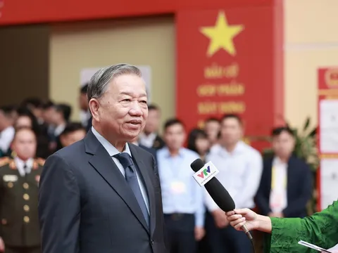 Tổng Bí thư Tô Lâm bỏ phiếu bầu cử đại biểu Quốc hội, HĐND các cấp tại phường Ba Đình, Hà Nội