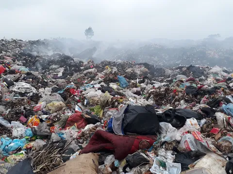 Bãi rác lộ thiên: Hệ lụy và giải pháp