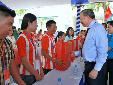 Tổng Bí thư, Chủ tịch nước Tô Lâm động viên người lao động tại TP.HCM