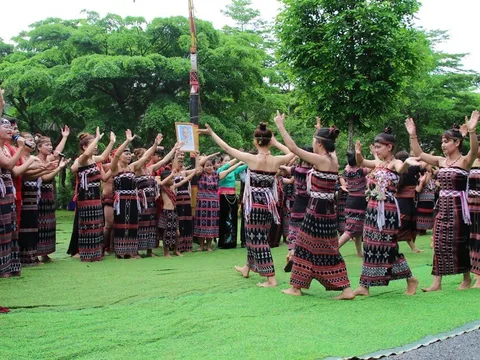 Lan tỏa mạch nguồn văn hóa dân tộc qua chuỗi hoạt động 'Bác Hồ trong trái tim đồng bào'