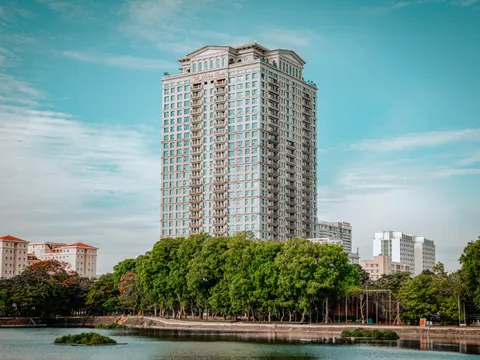 Tân Hoàng Minh đang làm gì tại phía Đông Hà Nội?