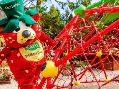 Cách người Đức làm nông nghiệp kiểu "Disneyland" từ những luống dâu tây
