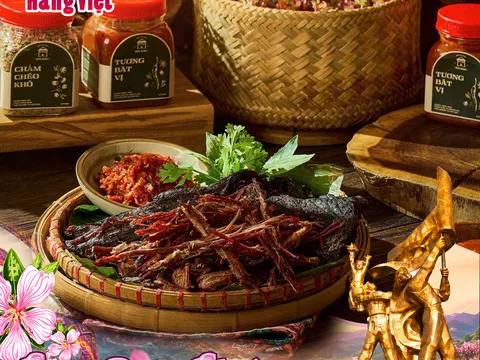Hàng trăm đặc sản Điện Biên hội tụ tại phố Tràng Tiền