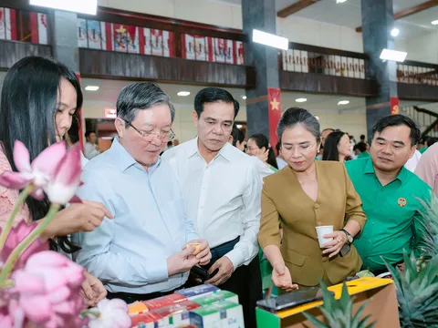 Nghệ An tôn vinh 130 nông dân tiêu biểu trong phong trào sản xuất, kinh doanh giỏi